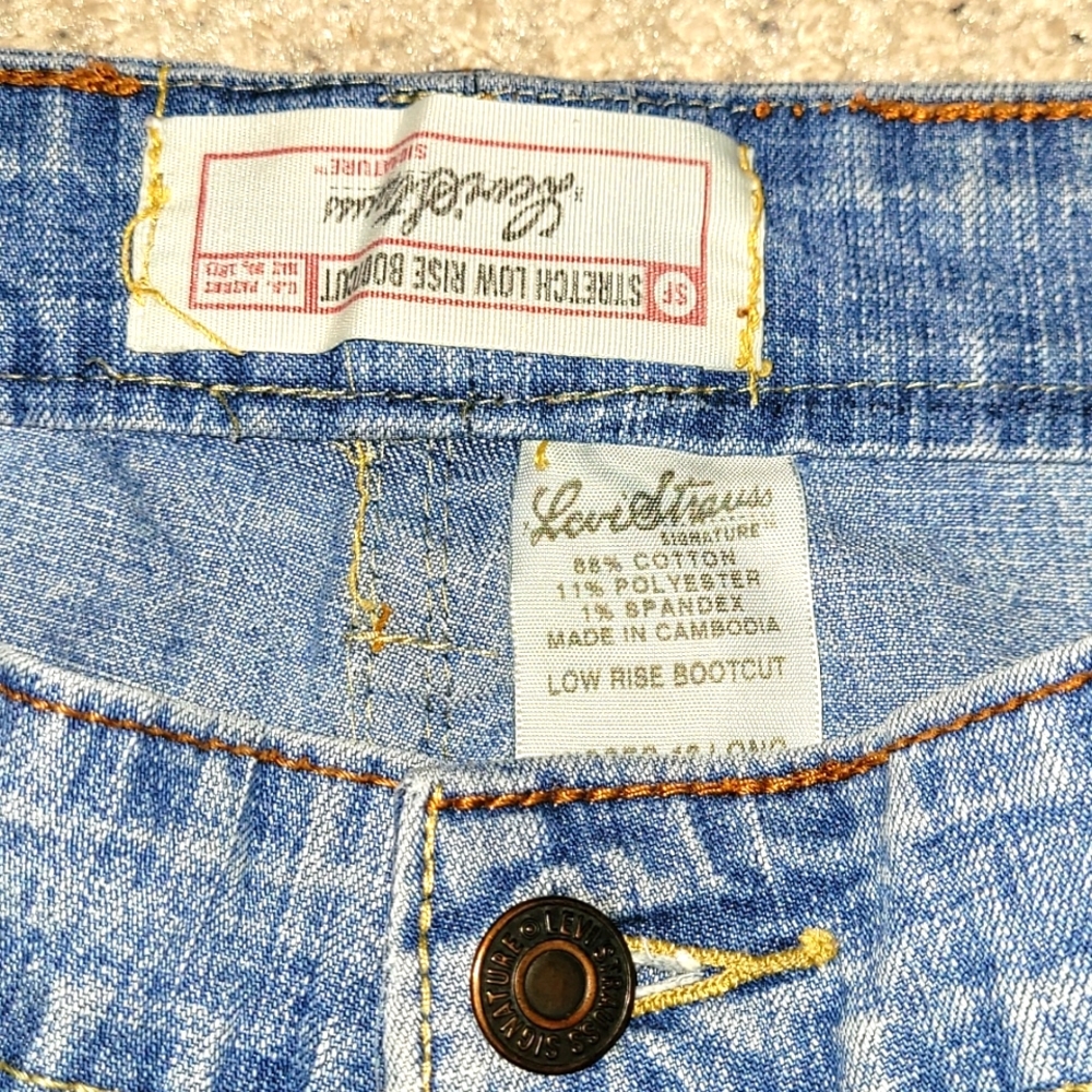 Levi Long 👢Cut Low Rise - Picture 3 of 4